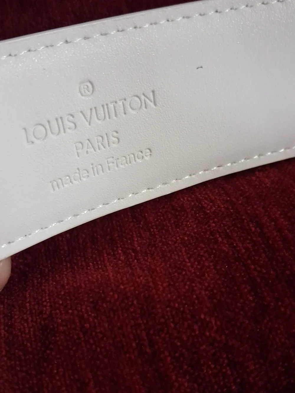 NWT Louis Vuitton White Leather Belt with Gold LV Buckle Unisex